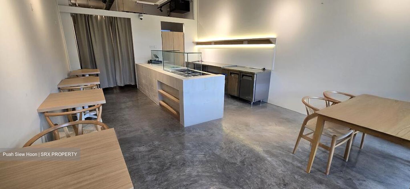 Sembawang Airbase (D27), Retail #477993721